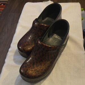 Dansko Brown Animal Print Clogs Size 9.5-10 40